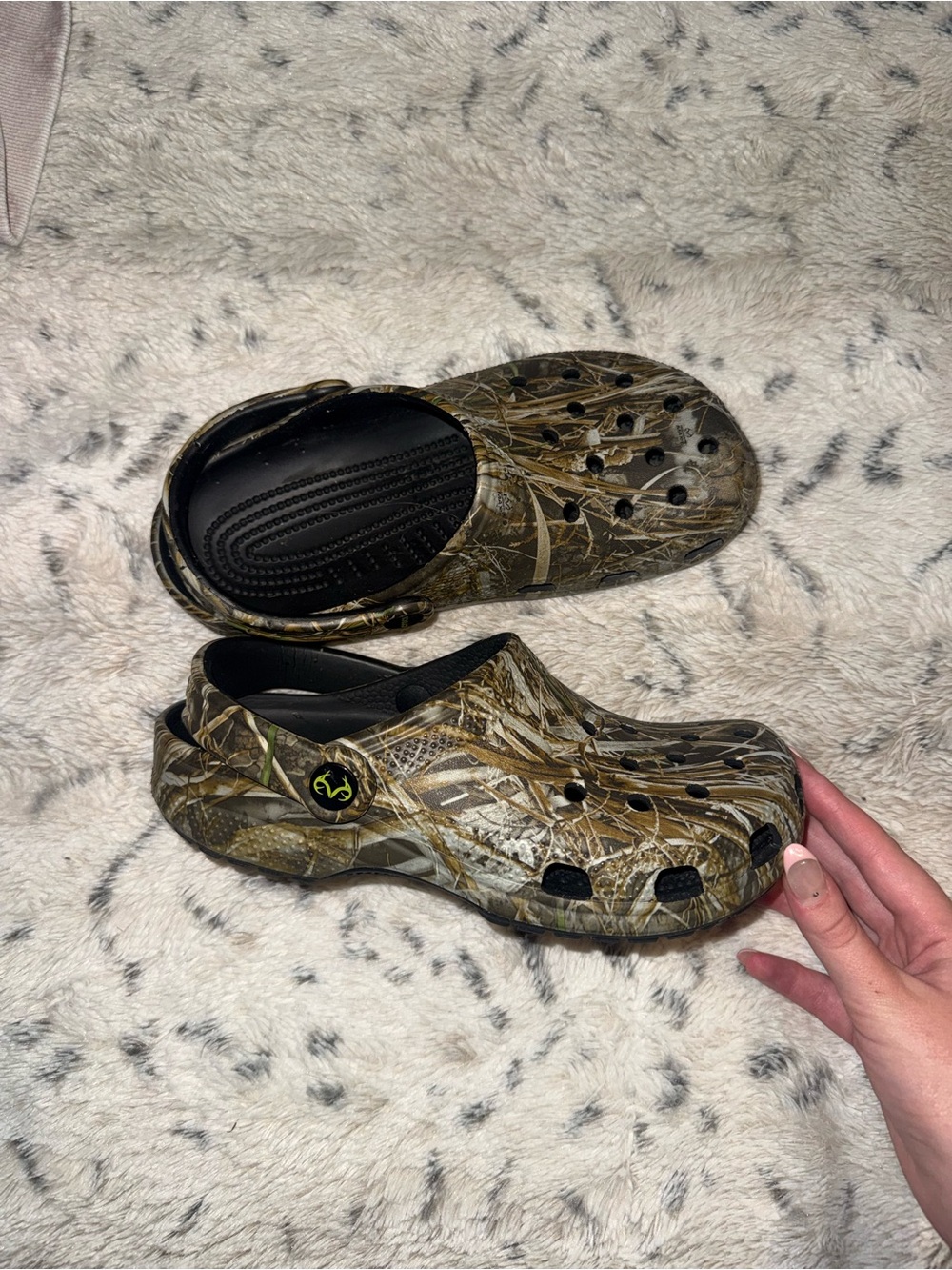 RealTree Camo Crocs women’s 6 kids 4